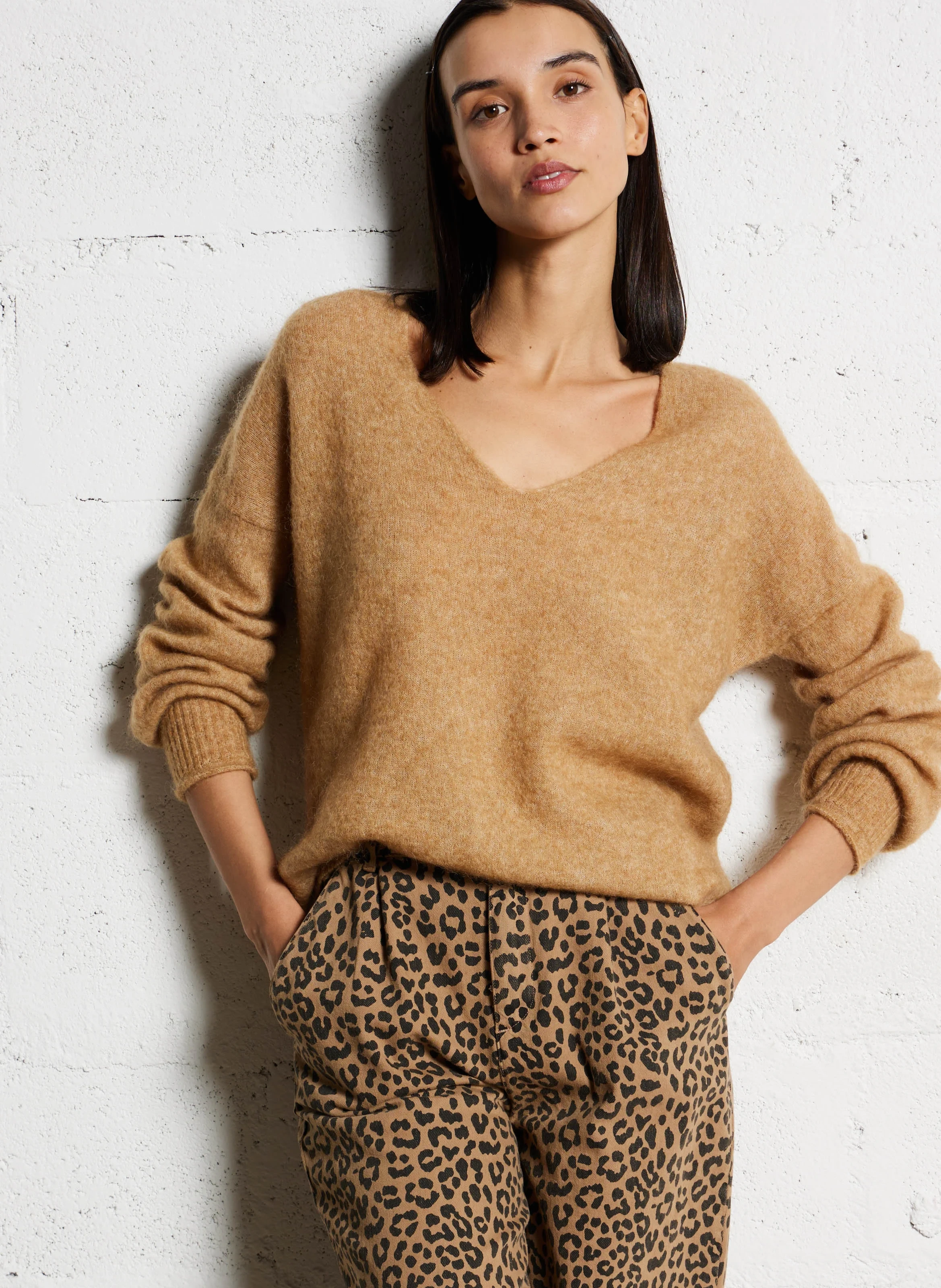 DES PETITS HAUTS Loose-fit wool-blend sweater with V-neck DONALD Brown 1 DES PETITS HAUTS Loose-fit wool-blend sweater with V-neck DONALD Brown
